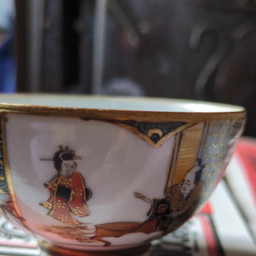 Elegant Gold and White Ceramic Art Bowl